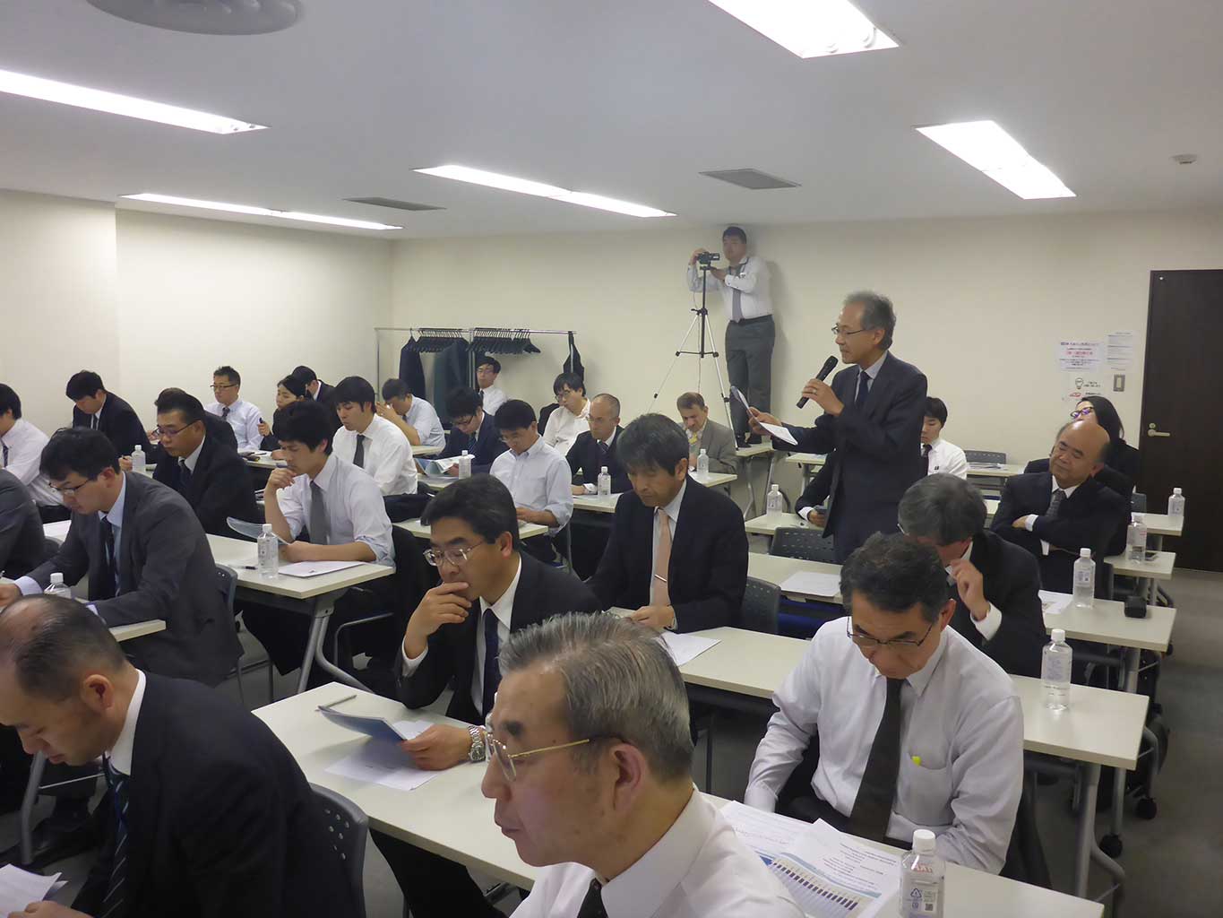 A view of the meeting with JNC-ICID members